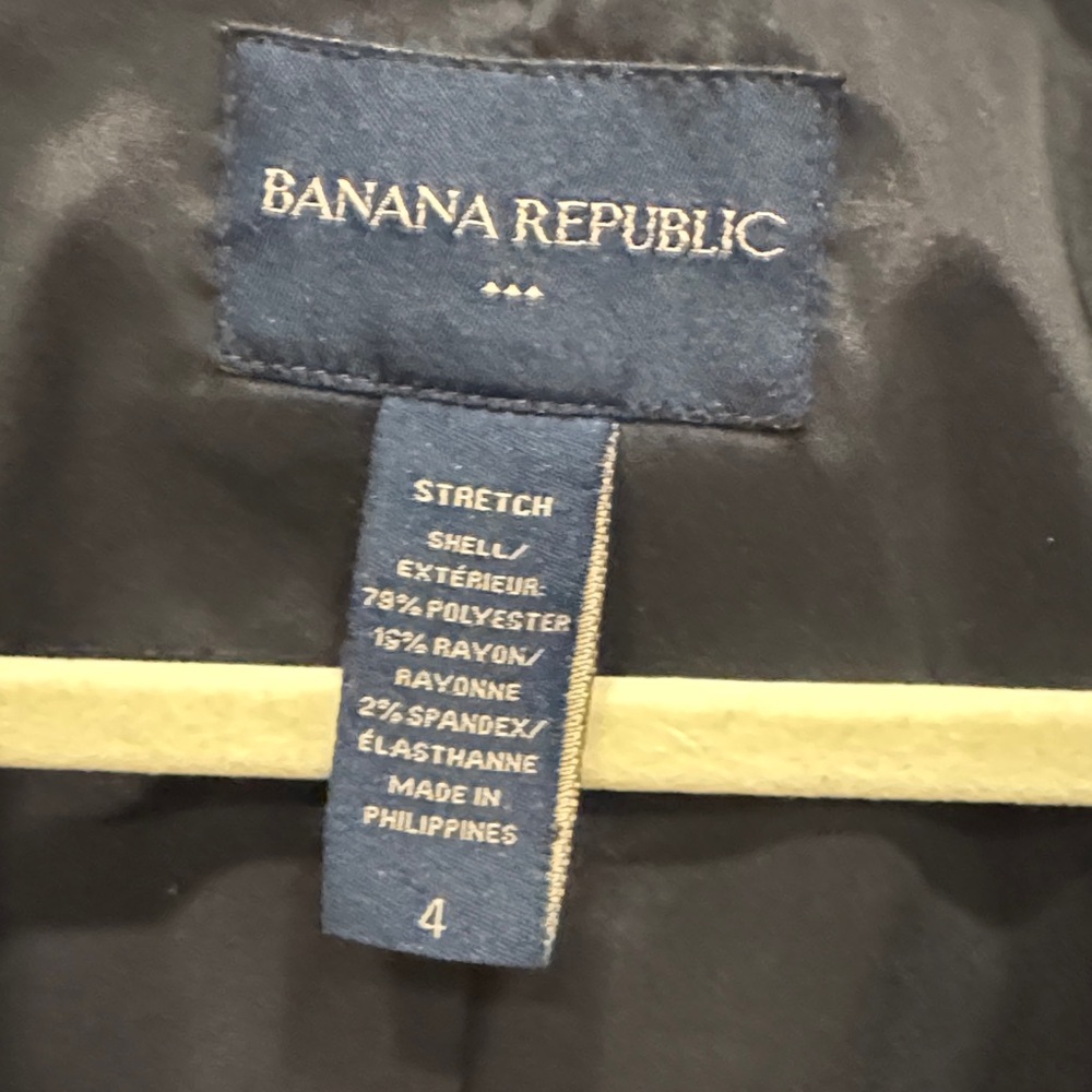 Banana Republic Black Tailored Women's Blazer- Size 4 - Picture 2 of 3